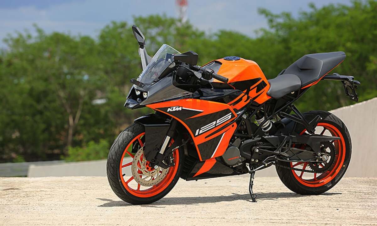 KTM RC 125 की एंट्री ने स्पोर्ट्स बाइक की दुनिया में मचाया तहलका जानिए इसकी सारी खूबियां