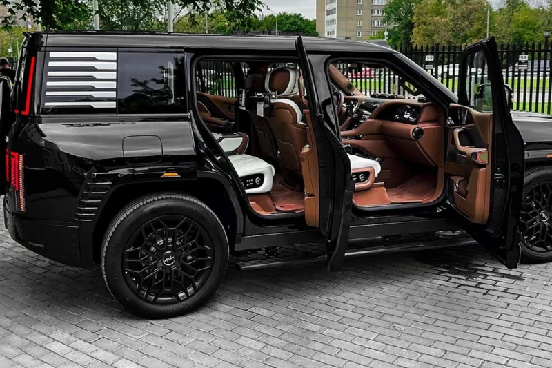 Yangwang Automobile Debuts at 2025 Auto Guangzhou | Meeting High-End Demands with Innovative Experiences