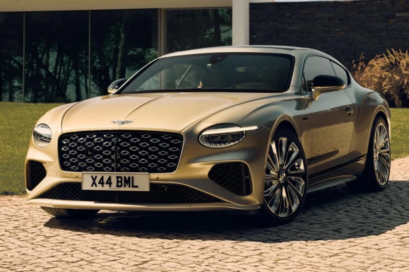 Bentley Unveils ‘Ombre by Mulliner’ | A 56-Hour Automotive Masterpiece